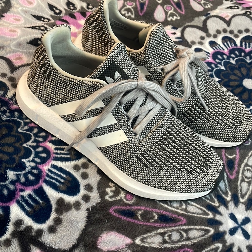 adidas swift runners